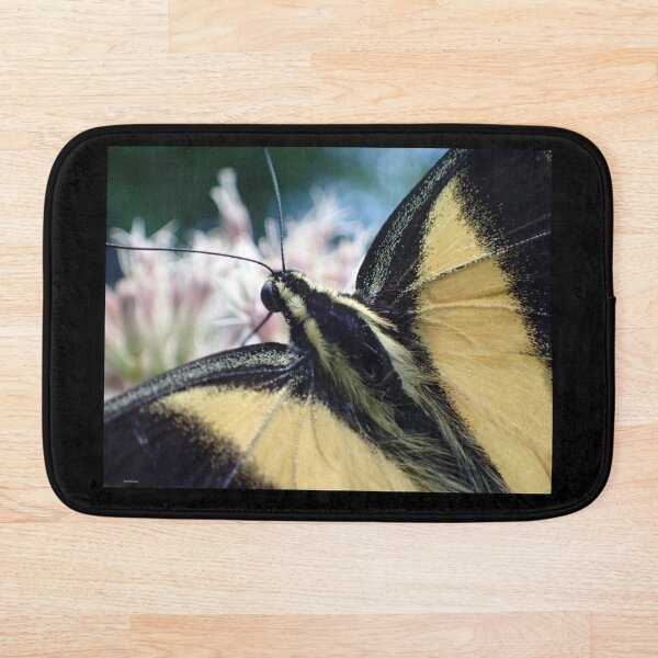 Aperçu de l'œuvre Papillon machaon tigre créée et vendue par mark-bugs-org.