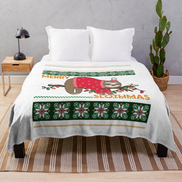 Artikelvorschau, Familienweihnachtspyjamas, Weihnachtspyjamas, passende Familienweihnachtspyjamas, Familienweihnachtshemden, Faultierweihnachtshemd, Weihnachtsmaske entworfen und verkauft von Nrlifecreations.