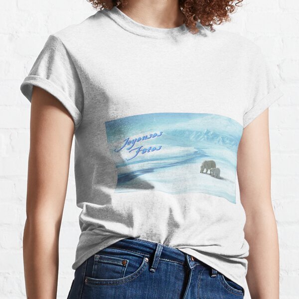 Bear on snow Classic T-Shirt