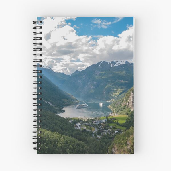 Artikelvorschau, Geiranger Dorf in Norwegen entworfen und verkauft von EngineerGoC.