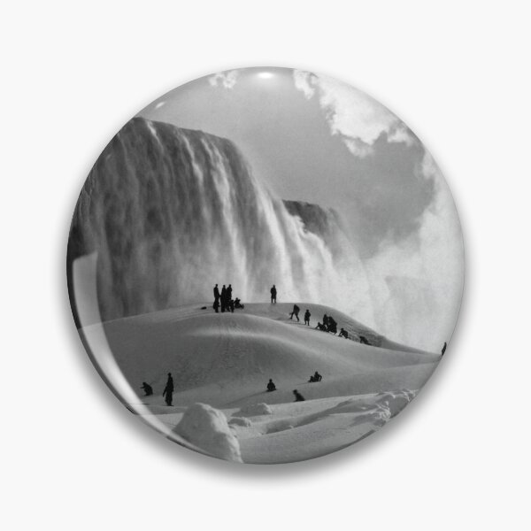 Artikelvorschau, Menschen, die auf den gefrorenen American Falls - Niagara - ca. 1883 spazieren entworfen und verkauft von warishellstore.
