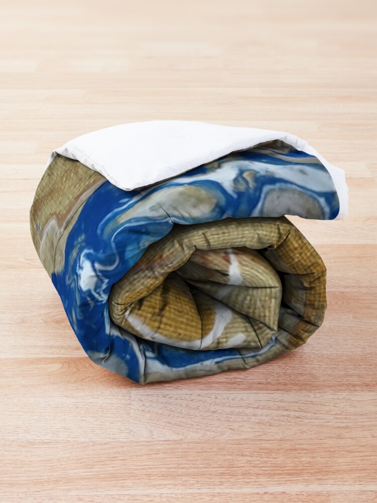 "Rot und Gold gießen Kunst - Lava" Tagesdecke von haylerrr | Redbubble