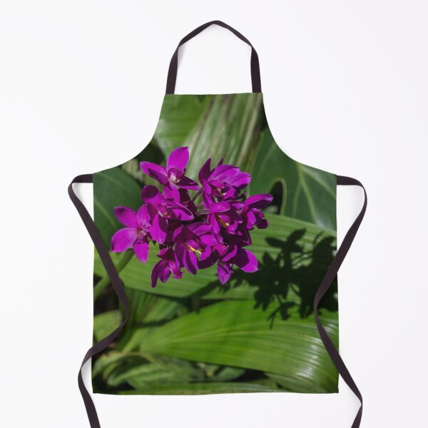 Artikelvorschau, Ultravioletter Orchideenhaufen - Exotische tropische Schatten entworfen und verkauft von Georgia Mizuleva.