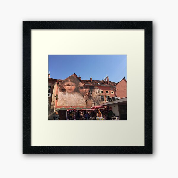 Vista previa del artículo con la obra «Mural en el Marketplace», diseñado y vendido por FroMari.