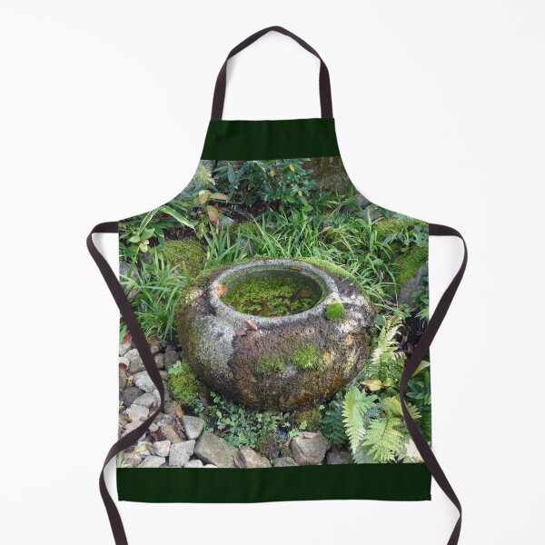 Artikelvorschau, Moosbedeckter Topf in einem japanischen Garten entworfen und verkauft von cuisinecat2.