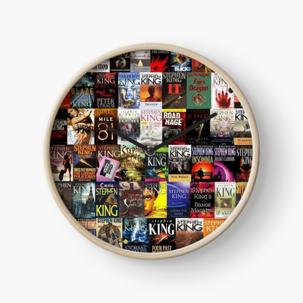Collage de livres de Stephen King Horloge