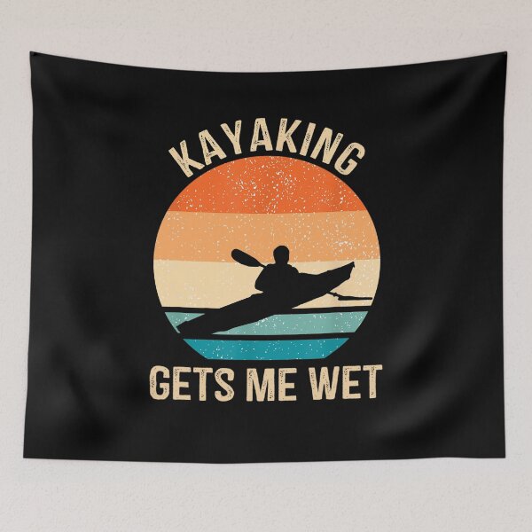 Aperçu de l'œuvre Kayak me fait mouiller kayakiste nautisme pagayer rétro vintage créée et vendue par CoreysRamos.