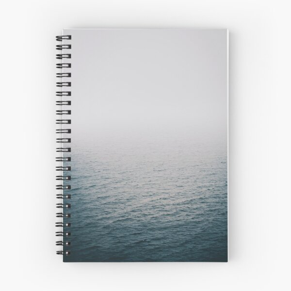 Aperçu de l'œuvre Photographie d'eau Misty Ocean créée et vendue par Rohith Augustine.