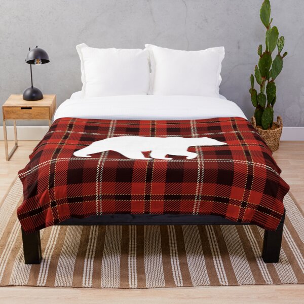 Artikelvorschau, Rustikales weihnachtliches Buffalo Plaid Bear Silhouette Cottage entworfen und verkauft von IamTrending.
