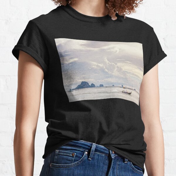 Bateau empressé sur mer paisible, Thailande T-shirt classique