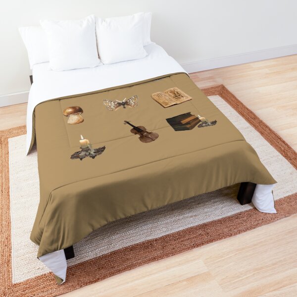 For all the "Dark Academia" lovers Comforter