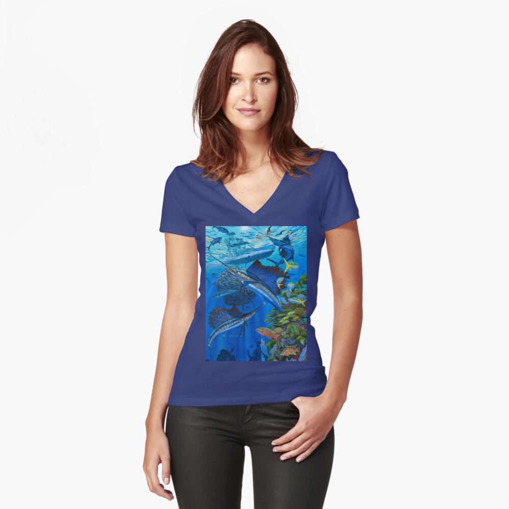 Vista previa del artículo con la obra «Camiseta entallada de cuello en V», diseñado y vendido por Bluemarlin.