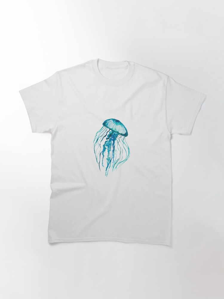 Aperçu 3 sur 7. T-shirt classique avec l'œuvre Méduse aquarelle créée et vendue par ilzesgimene.