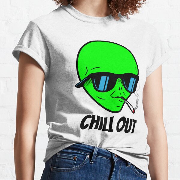 Alien smoking weed Classic T-Shirt