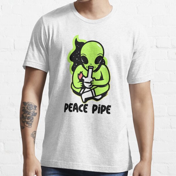 alien smoking bong Essential T-Shirt