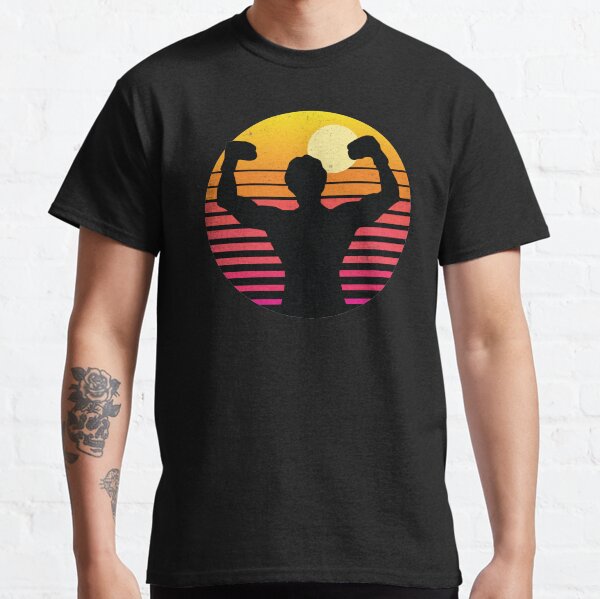 Rocky Balboa sur un coucher de soleil rétro vintage. Fans de Rocky Balboa T-shirt classique