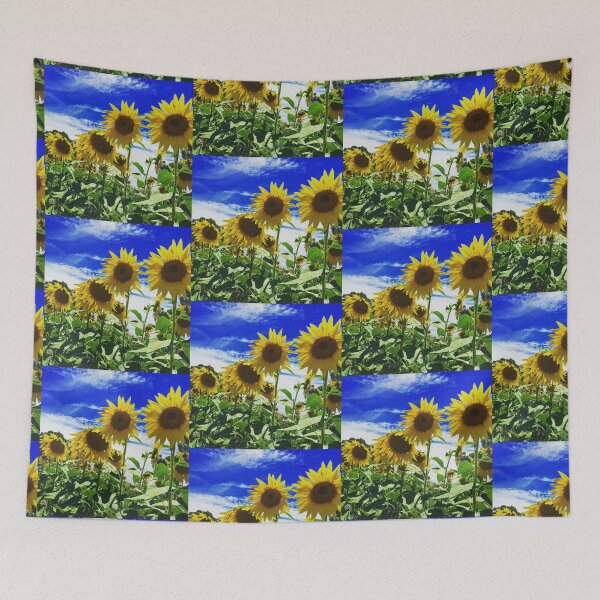 Aperçu de l'œuvre Tournesols et ciels bleus créée et vendue par Rebeccadalton.