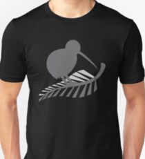 Kiwi-Vogel und ein Silberfarn Neuseeland Slim Fit T-Shirt