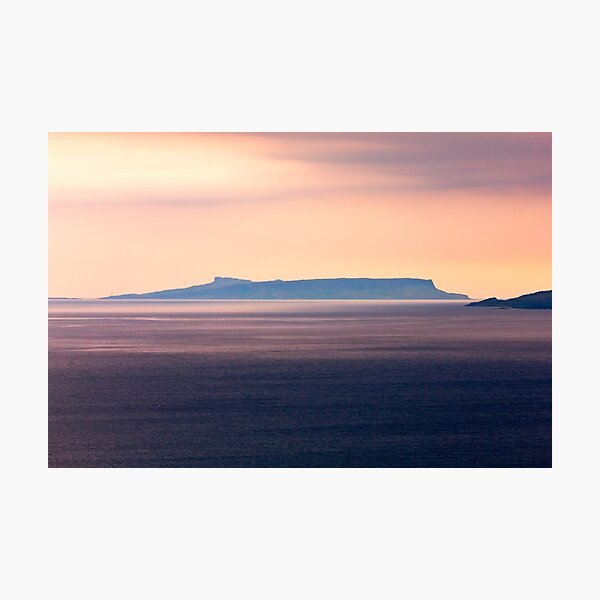 Artikelvorschau, Isle of Eigg Sonnenuntergang entworfen und verkauft von derekbeattie.