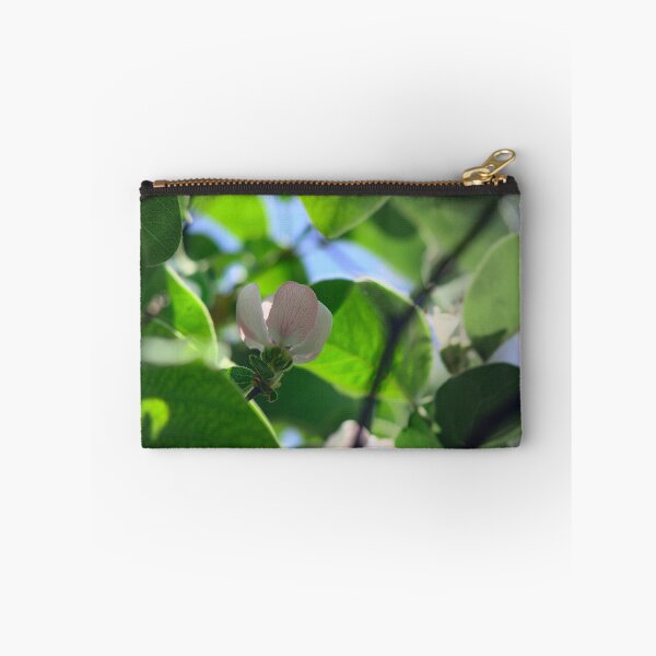 Item preview, quince flower designed and sold by Sergio Roberto Peña y Lillo Lonconao.
