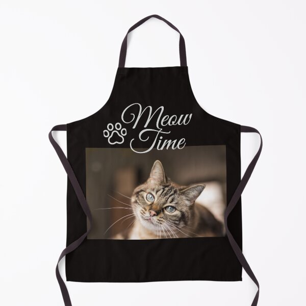 Aperçu de l'œuvre T-shirts Meow Time créée et vendue par Shevonda Thomas.