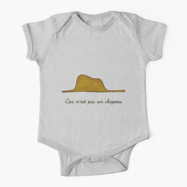 Un chapeau Body manches courtes