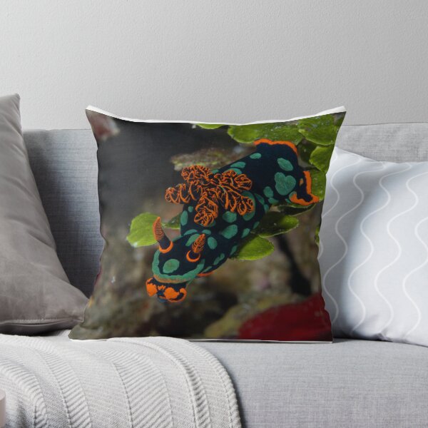 Kubaryana's Nembrotha Throw Pillow