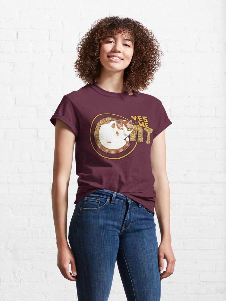 Imagen 4 de 7, Camiseta clásica con la obra Yes We Cat 02, diseñada y vendida por achoprop.