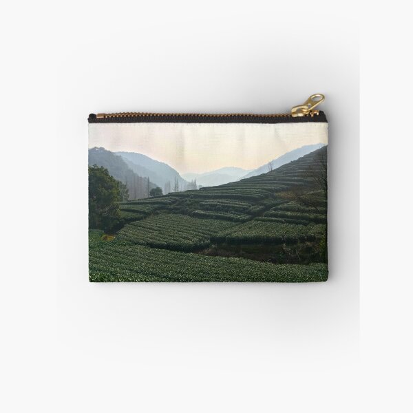 Aperçu de l'œuvre Longjing Tea Fields, Hangzhou, China créée et vendue par Simone Maynard.