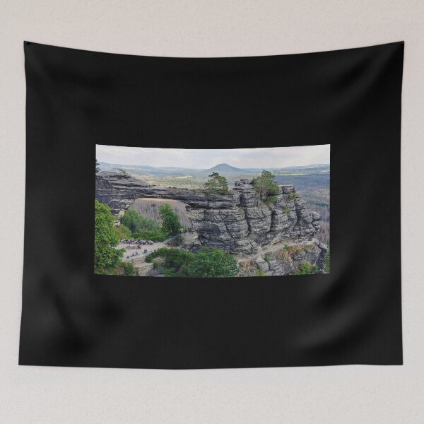 Artikelvorschau, Böhmische Schweiz Blick auf malerische Klippen in der Tschechischen Republik entworfen und verkauft von ProudAcademic.