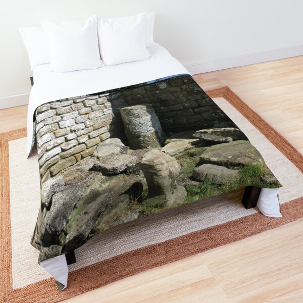 Merch #104 -- Two-Tone Walls (Hadrian's Wall) Comforter