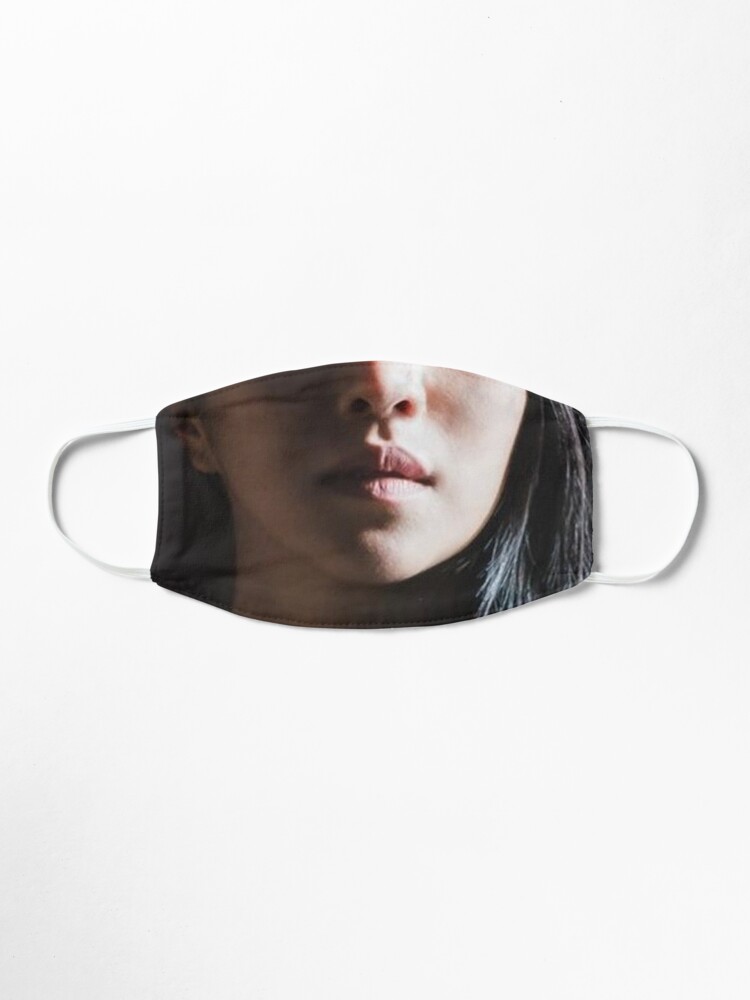 Alternate view of Polaroid - It's Okay to Not Be Okay - Seo Yea Ji Mask