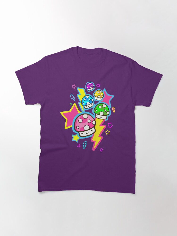 Imagen 3 de 7, Camiseta clásica con la obra Hongos Mágicos, diseñada y vendida por FotoLibreStudio.