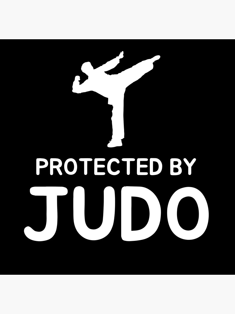Impression rigide for Sale avec l'œuvre « Protégé par le judo, cadeau drôle  de judo » de l'artiste FunnyAndNice
