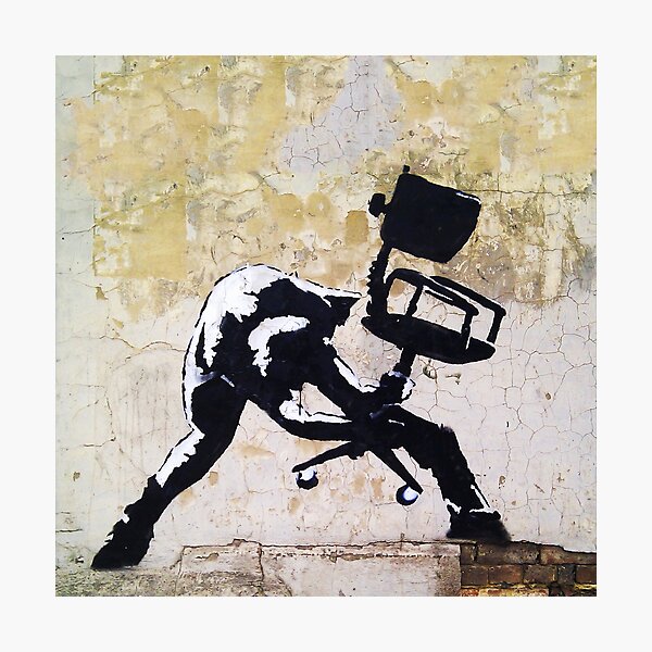 Aperçu de l'œuvre Banksy London Calling - Chaise de bureau créée et vendue par WE-ARE-BANKSY.