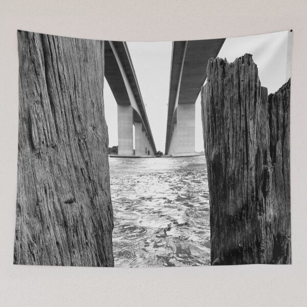 Aperçu de l'œuvre Ponts Sir Leo Hielscher - Les deux ponts et la preuve d'une infrastructure antérieure créée et vendue par Geoff Treagus.