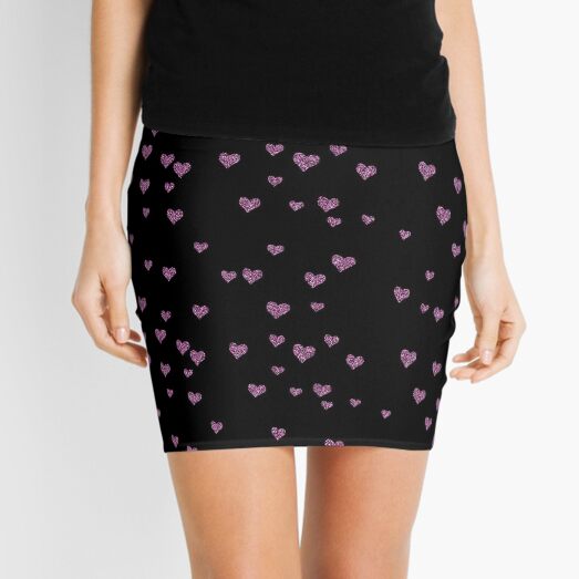 Artikel-Vorschau von Glänzendes LIEBE Pink Gold Glitter Hearts Muster auf einem schwarzen Hintergrund, designt und verkauft von offtza.