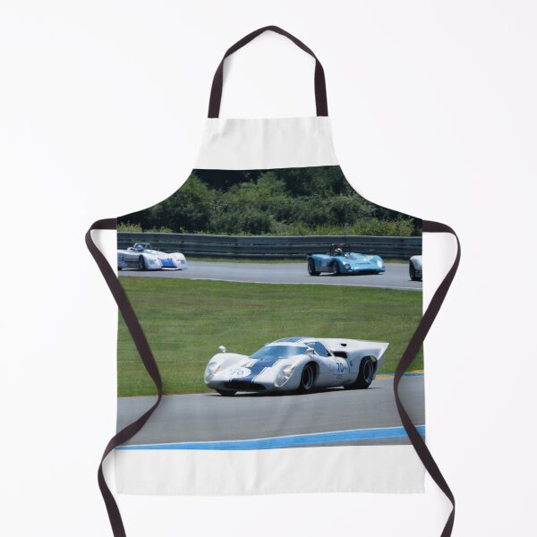 Artikelvorschau, Lola T70 Mklll B Sportwagen Le Mans Classic entworfen und verkauft von AndyEvansPhotos.