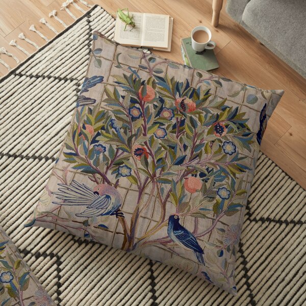 Broderie treillis William Morris Kelmscott Coussin de sol