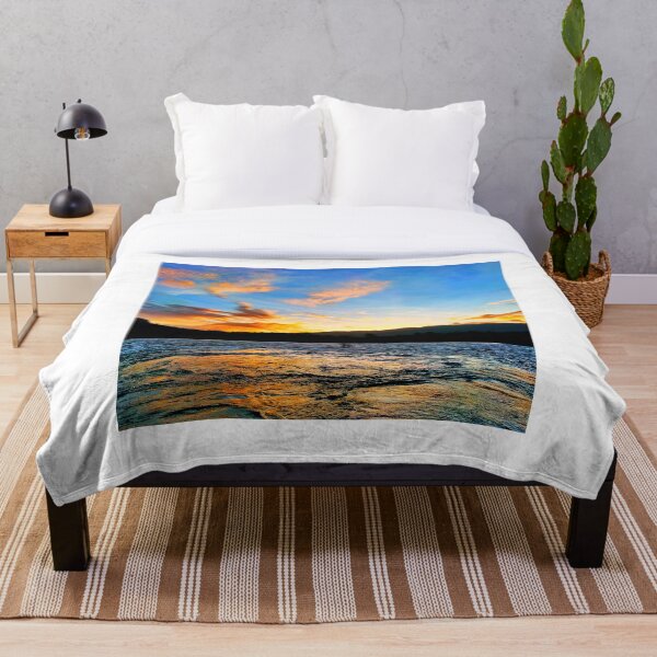 Artikelvorschau, Morgensonnenaufgang auf See entworfen und verkauft von Luxxe87.