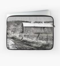 Barn along a Country Road Laptop Sleeve