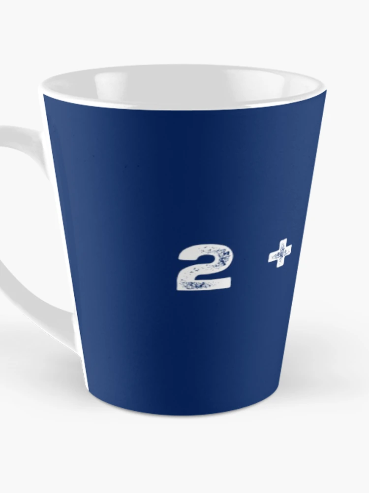 Aperçu 3 sur 4. Mug à café avec l'œuvre 2 + 2 = 4 créée et vendue par Jon Raso.