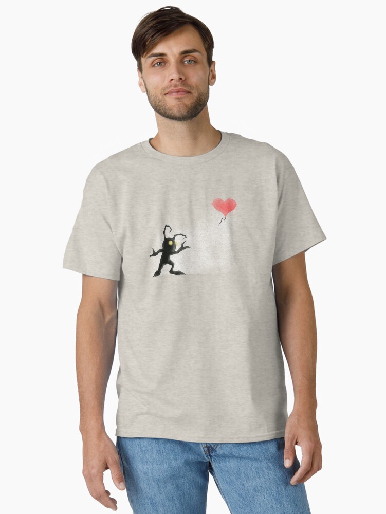 Imagen 1 de 7, Camiseta clásica con la obra Kingdom Graffiti / Kingdom Hearts, diseñada y vendida por Ruwah.