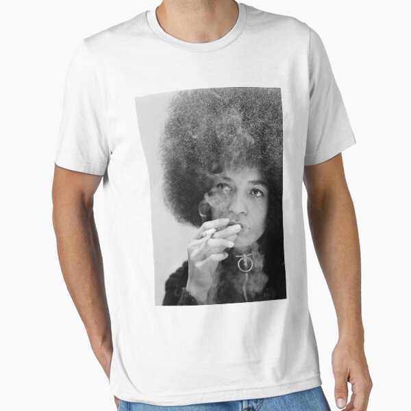 Artikel-Vorschau von Angela Davis Rauchen, designt und verkauft von Redder Than Red.