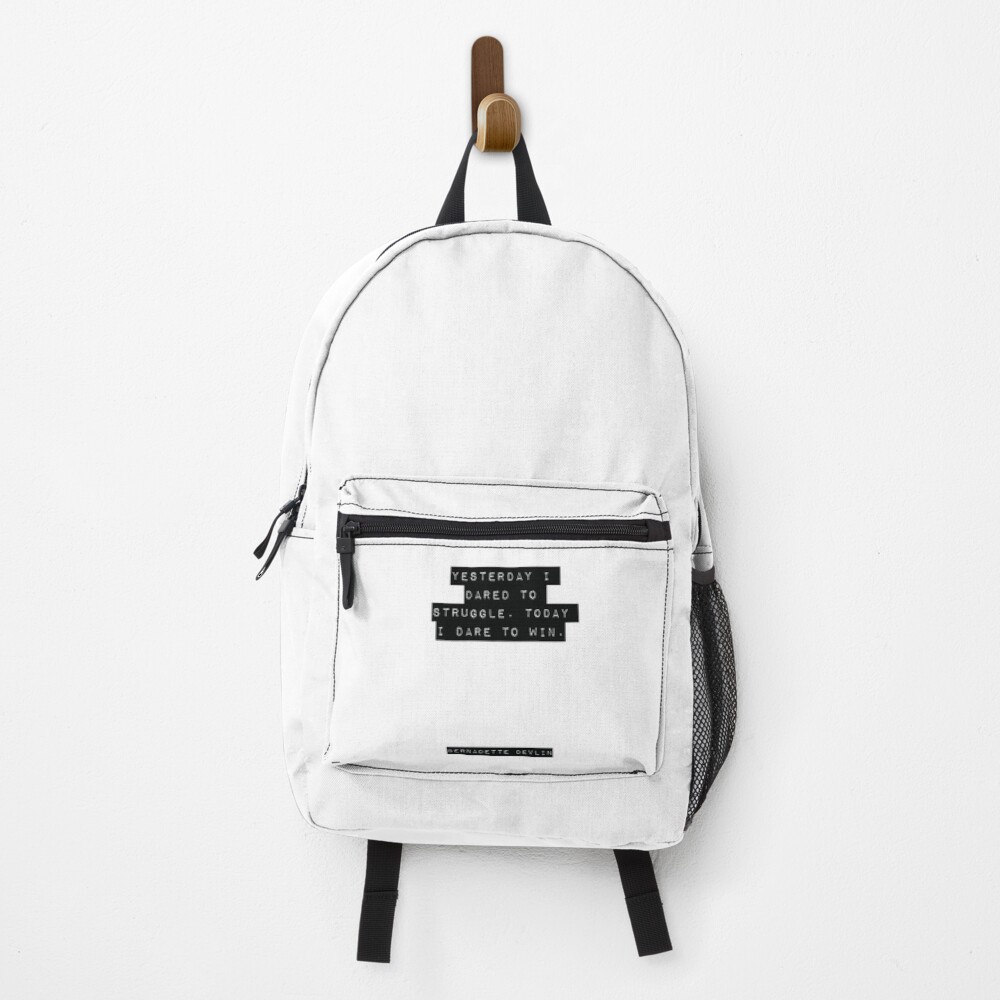 Vista previa del artículo con la obra «Mochila», diseñado y vendido por RJ123.