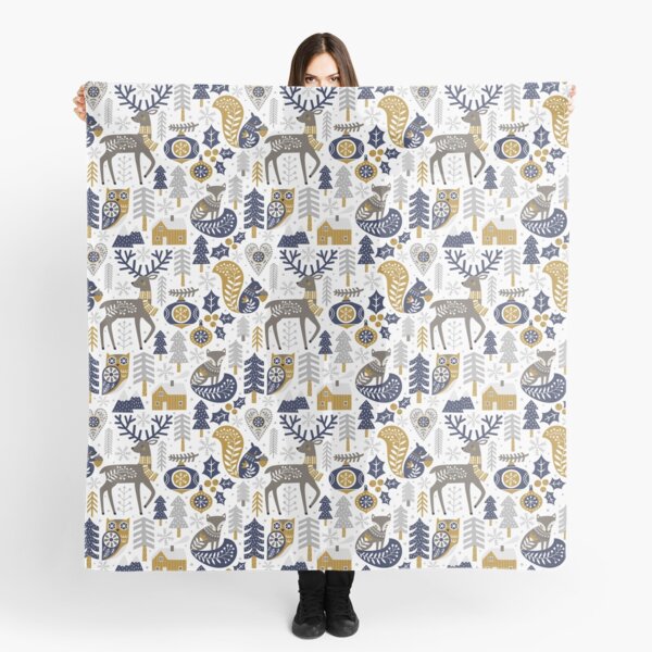 Scandinavian Christmas / White Scarf