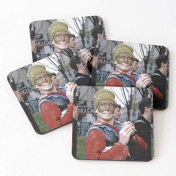 Item preview, r2386/ Le Flutier de ville de Hamelin Carnaval de Poitiers 1997 par Okaio Créations - Olavia-Olao   avec canon eos 5 28-70 L f.2.8 et Studio Portable Okaio avec 3 Flashs et les Boites à lumière Okaio designed and sold by o.okaïo.