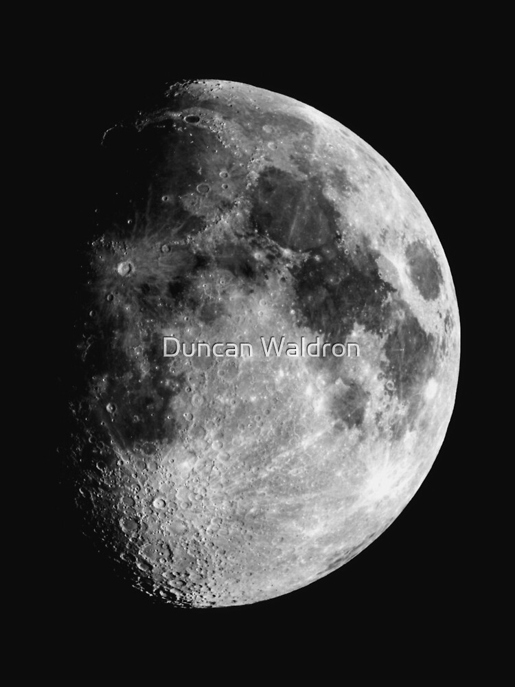 Gibbous Moon by DuncanW