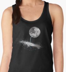 Luna Finds A Drink Women's Tank Top