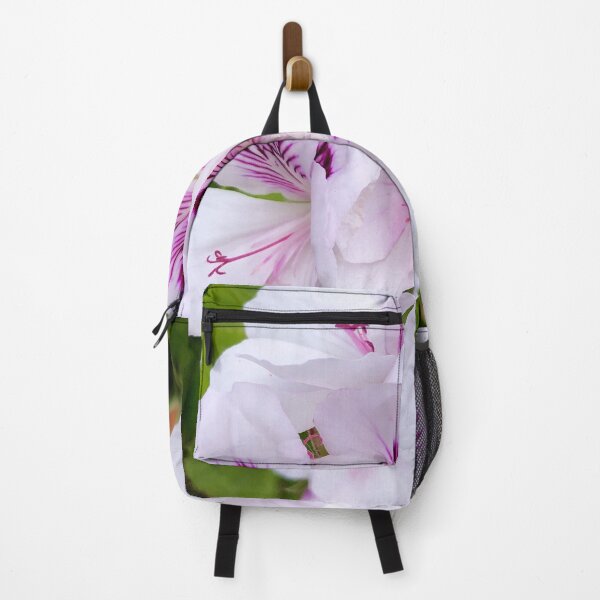 Artikelvorschau, Weiße und rosa Gartenblume Victoria Australien entworfen und verkauft von HolidayTees.